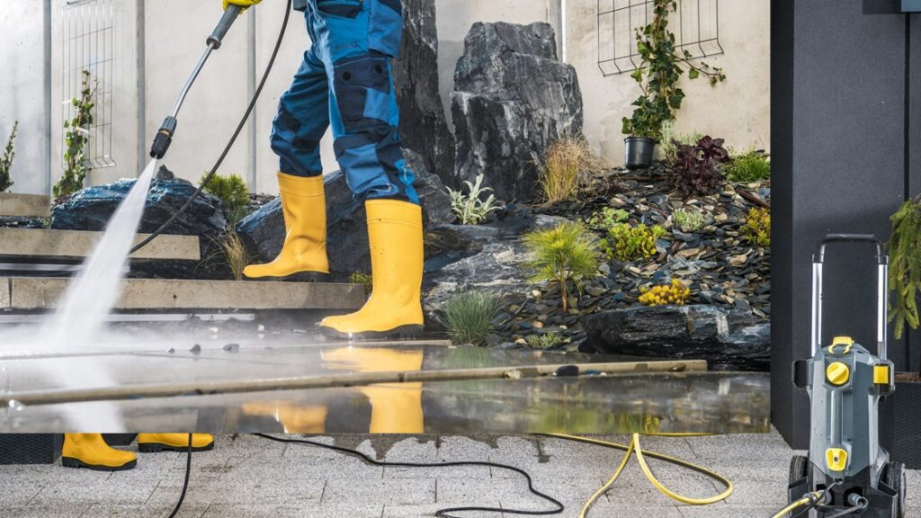 3 Best Ways to Keep Your Roof Clean